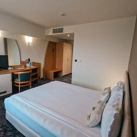 Triada Hotel-2