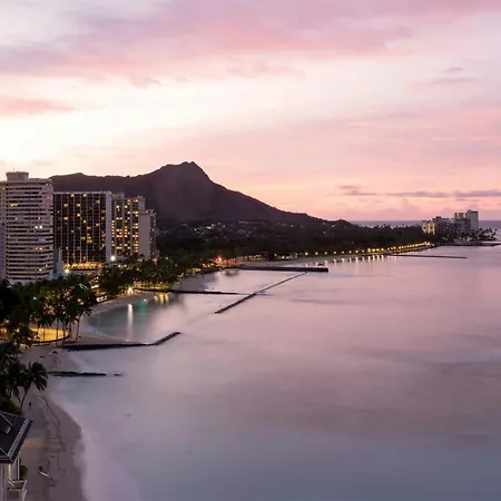 Moana Surfrider, A Westin Resort & Spa, Waikiki Beach-2