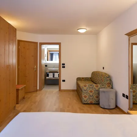 Golf Hotel-3