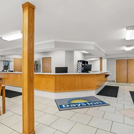 Days Inn By Wyndham Imlay City-2