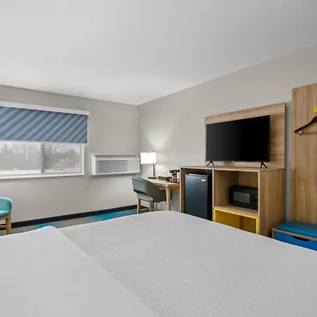 Days Inn By Wyndham Imlay City-3