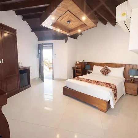 Threeway Riverside Villa-2