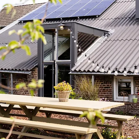 B&B Maas En Heuvel Maastricht-3