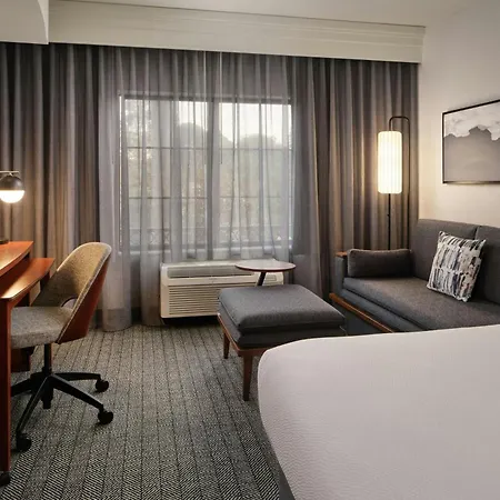 Courtyard By Marriott San Luis Obispo-3
