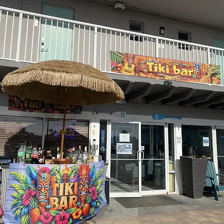 Beach House Inn With Pool & Hot Tub-3