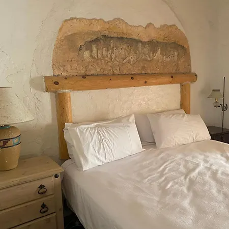 Bisbee Grand Hotel, Saloon, And Music Venue-2