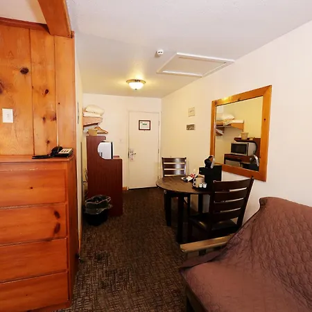 Park Motel And Cabins-3