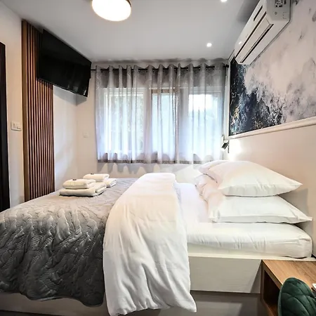 Laurea Rooms-3