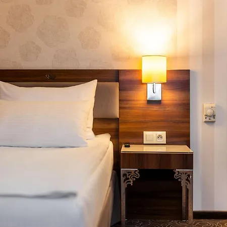 Hotel Lord - Warsaw Airport-3