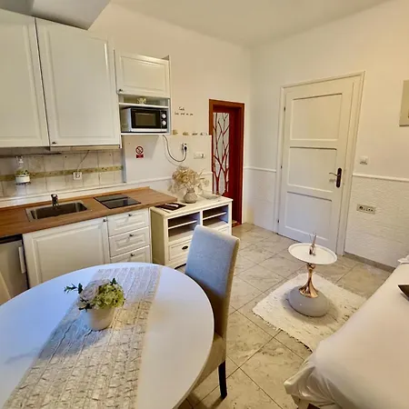 Guesthouse Villa Vice-3