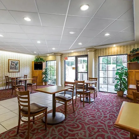 Comfort Suites Palm Desert I-10-3