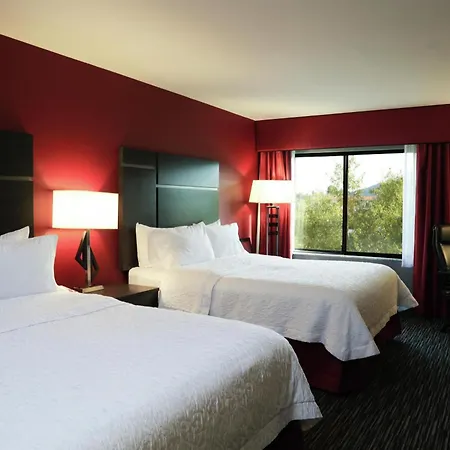 Hampton Inn & Suites Temecula-2