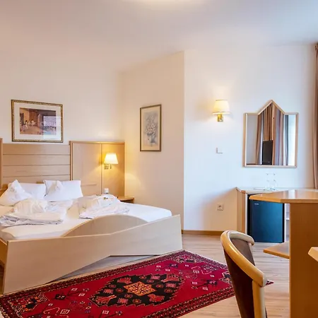 Hotel Goldenes Roessl-Adults Only-2