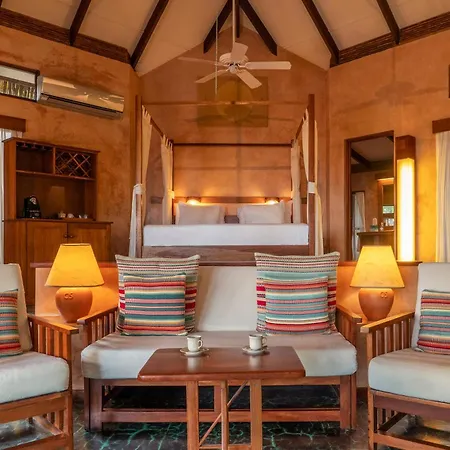 Capitan Suizo Beachfront Boutique Hotel-3
