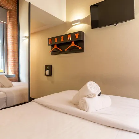 Easyhotel Manchester-3