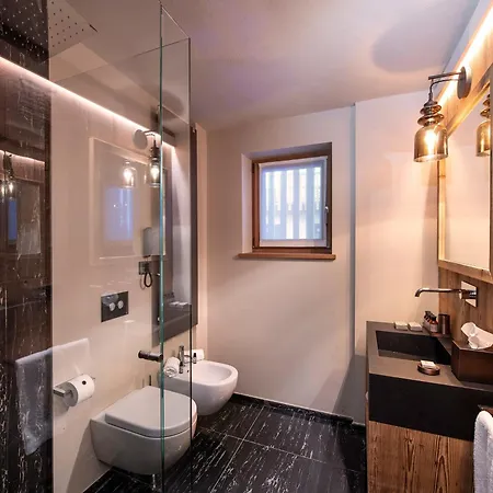 Le Massif Hotel & Lodge Courmayeur - The Leading Hotels Of The World-2