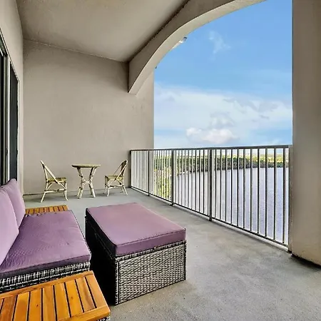 Penthouse Close To Disney Area And Malls Water View-2