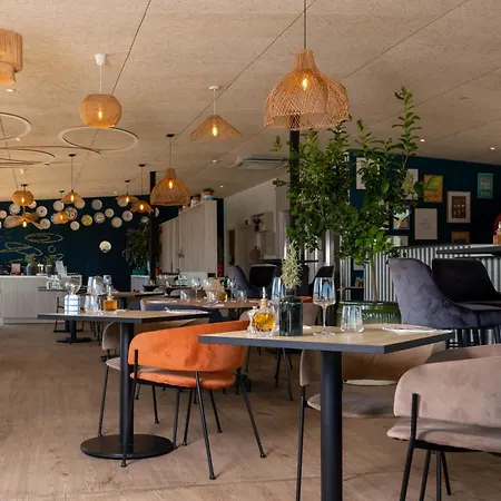 Golden Tulip Hotel & Rooftop Martigues Provence-3