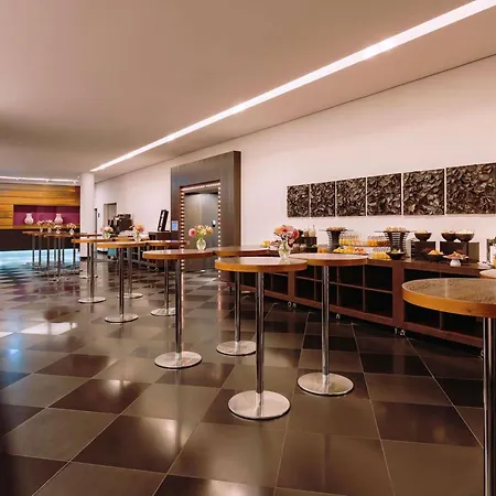 MÖVENPICK Hotel Stuttgart Airport-3
