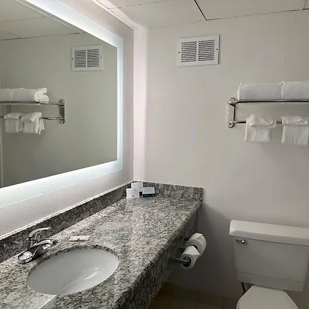 Quality Inn & Suites Everett-2