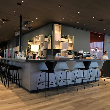 IntercityHotel Amsterdam Airport-2