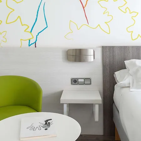 Ibis Styles Madrid Prado-3