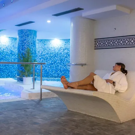 Wuau! Hotel Galanthus & Spa-3