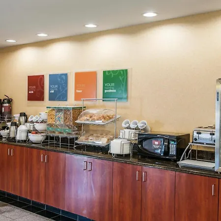 Comfort Suites Near Indianapolis Airport-2