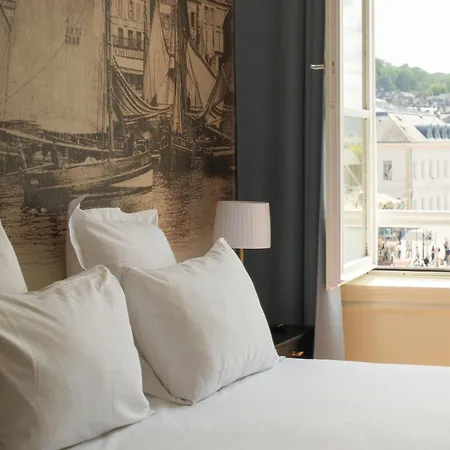 Best Western Le Cheval Blanc -Centre- Vieux Port-3