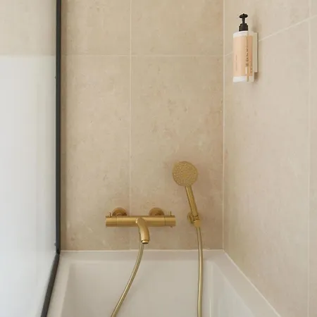Best Western Le Cheval Blanc -Centre- Vieux Port-2