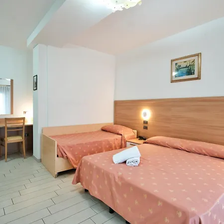 Hotel Ideal Sottomarina-3