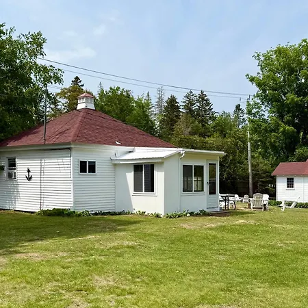 Eden Village Motel And Cottages-2