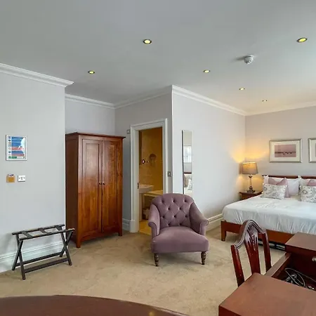 The Redstone Guesthouse-3