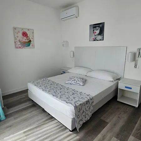 Hotel Linda-3