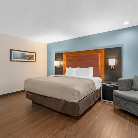 Quality Inn & Suites At Coos Bay-2
