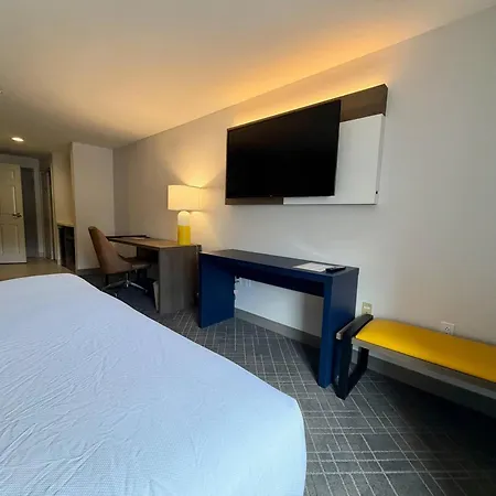 Comfort Inn & Suites Sturbridge-Brimfield-2