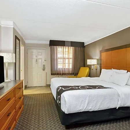 Travelodge By Wyndham Golden-Denver-3