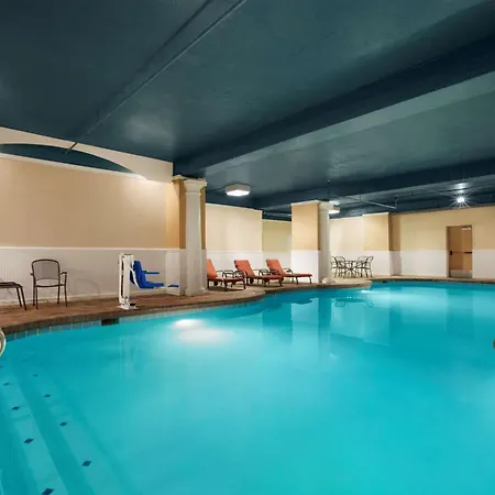Country Inn & Suites By Radisson, Virginia Beach Oceanfront-3