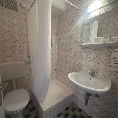 Hotel Zagreb-2