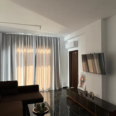 Maxi Room-2