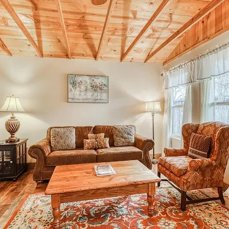 Adorable Studio Cabin With Covered Porch, Near Main Street, 2 Dogs Ok-3