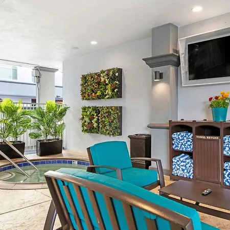 Peacock Suites-2