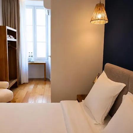 Hotel De La Mer-2
