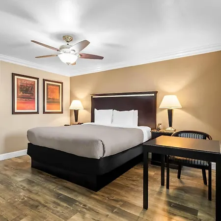 Quality Inn & Suites Santa Maria-2