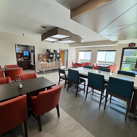 Holiday Inn Express Deforest Madison Area By Ihg-3