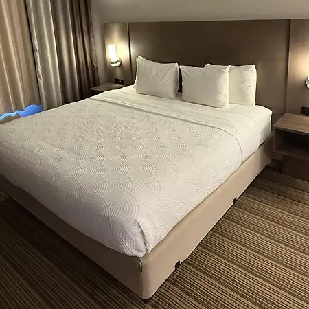 Country Inn & Suites By Radisson, Mason City, Ia-2