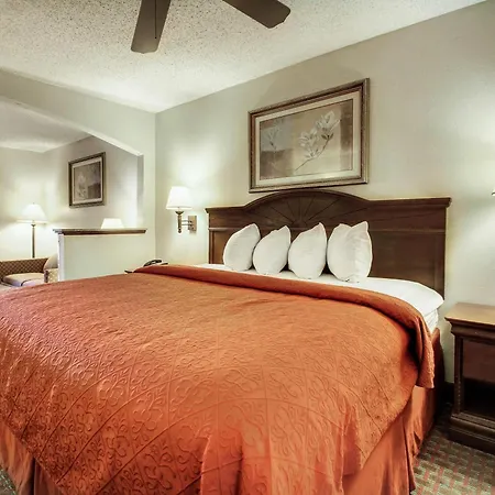 Quality Inn & Suites Clinton - Jackson West-2