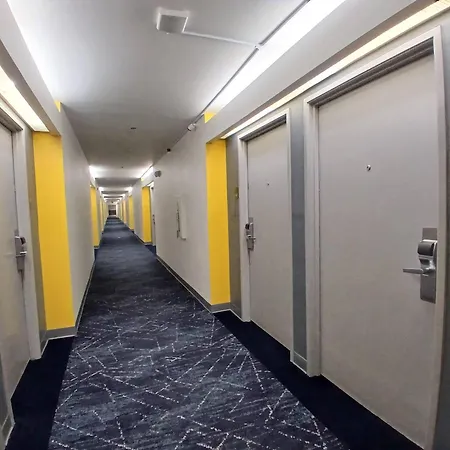 Comfort Inn Near Downtown & Blue Ridge Pkwy-2