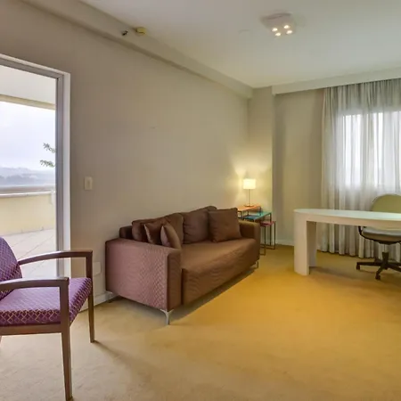 Quality Suites Alphaville-3