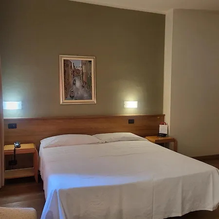 Hotel Lux-2